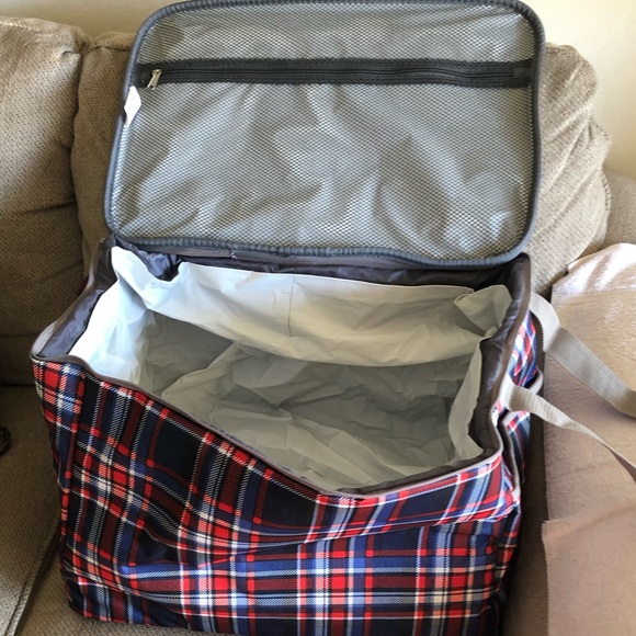 Rolling Picnic Basket - Picture 2 of 4